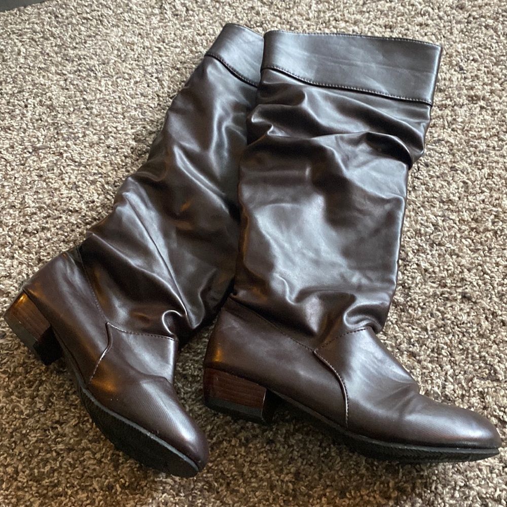 Brown trendy scrunched boots bootie shoes Sz 6